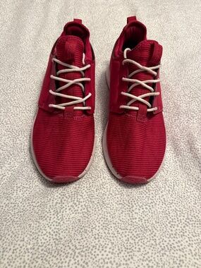 Kuru Women's size 10 Raspberry Pink Athletic Shoes